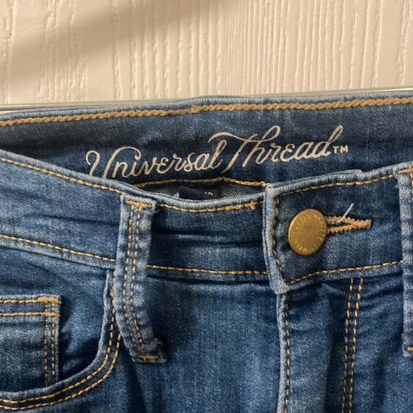 Universal Thread Blue Jeans - Picture 4 of 4